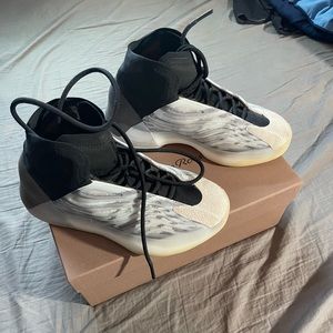 Yeezy Quantum Basketball